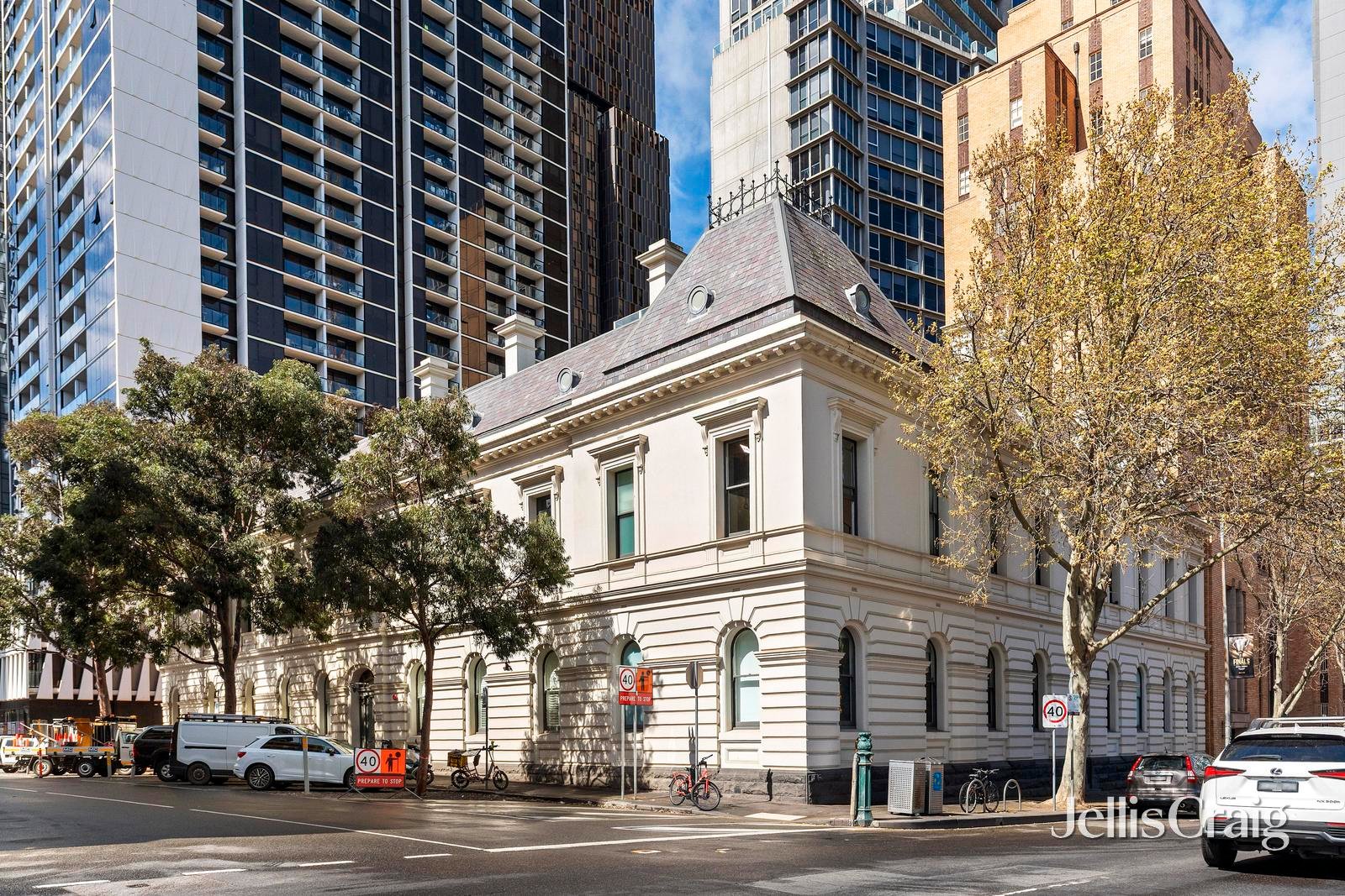 111/61 Mackenzie Street, Melbourne image 1