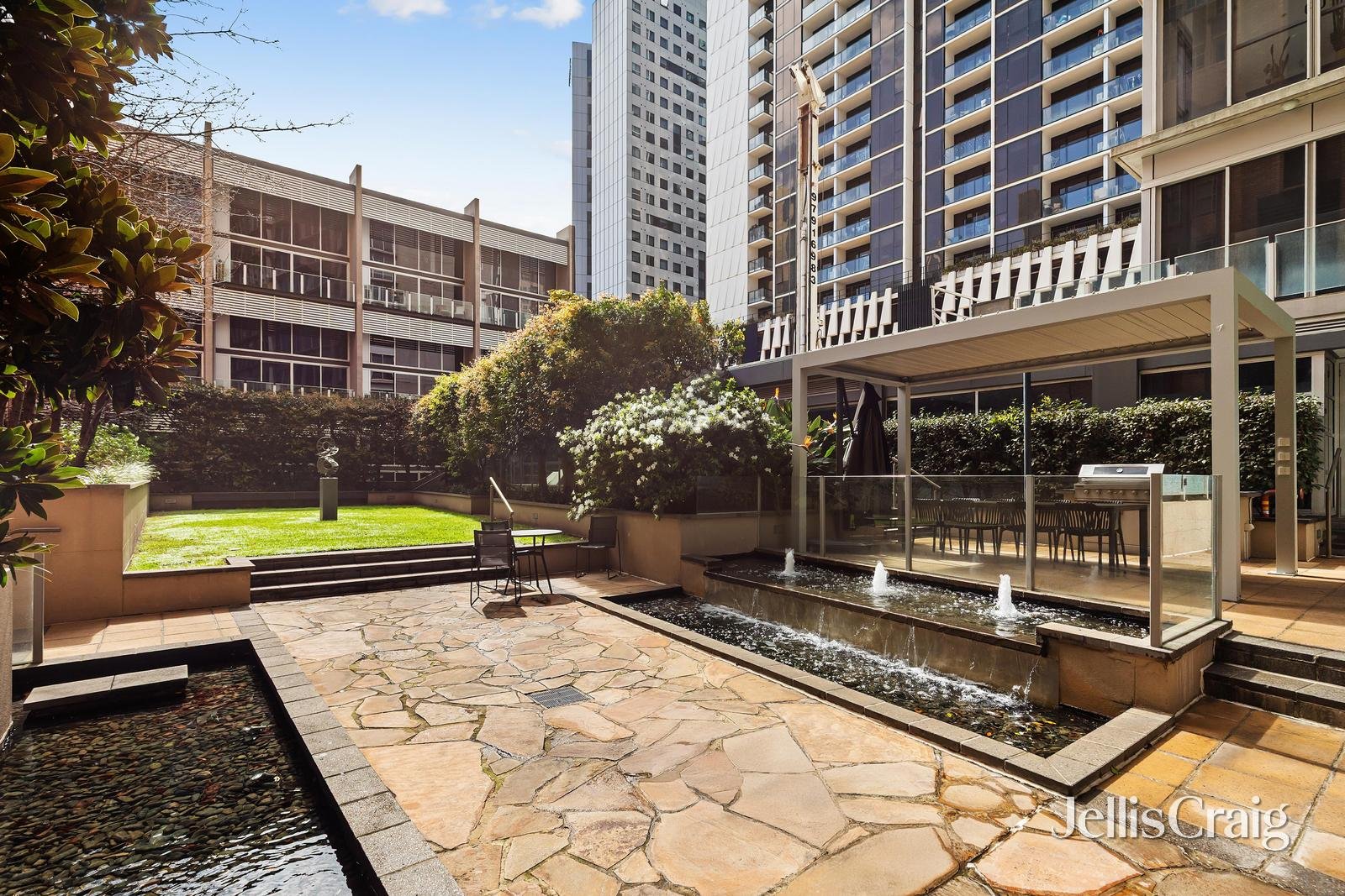 111/61 Mackenzie Street, Melbourne image 13