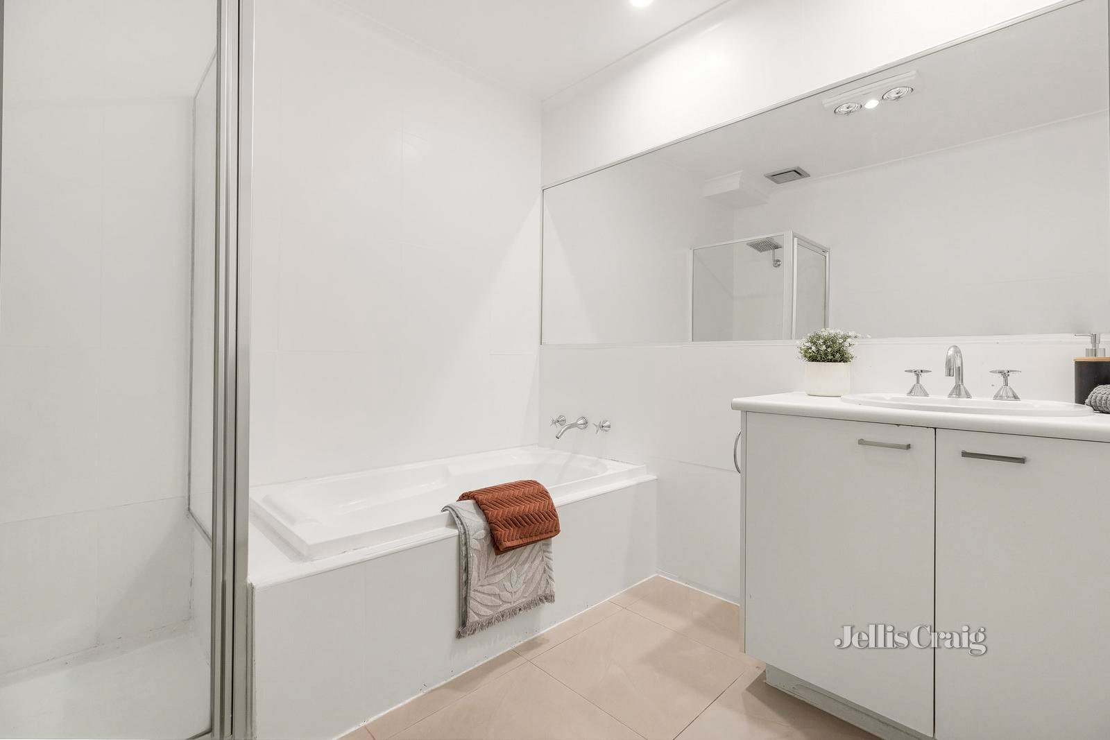 11/162 Stockmans Way, Kensington image 5