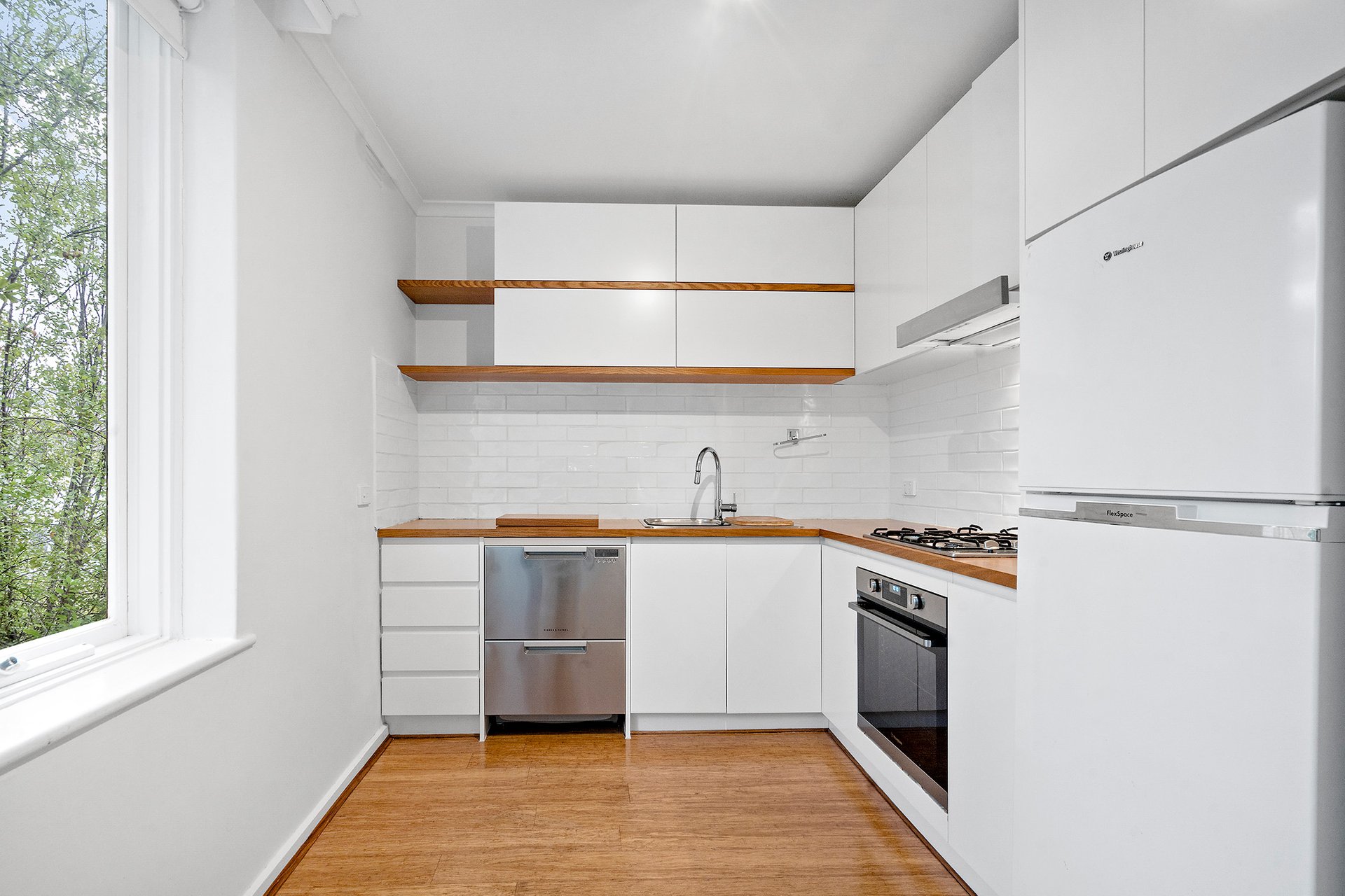 Property Gallery Thumbnail 3