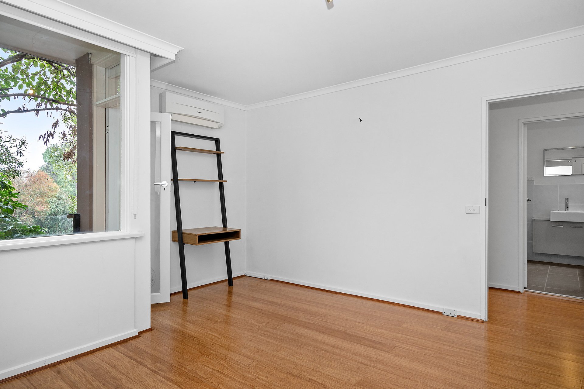 Property Gallery Thumbnail 7