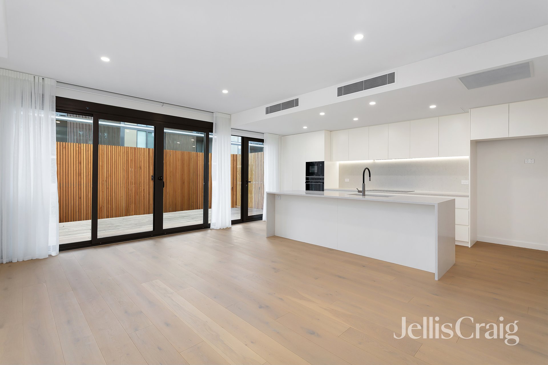 11/17 Cedric Street, Ivanhoe East image 3