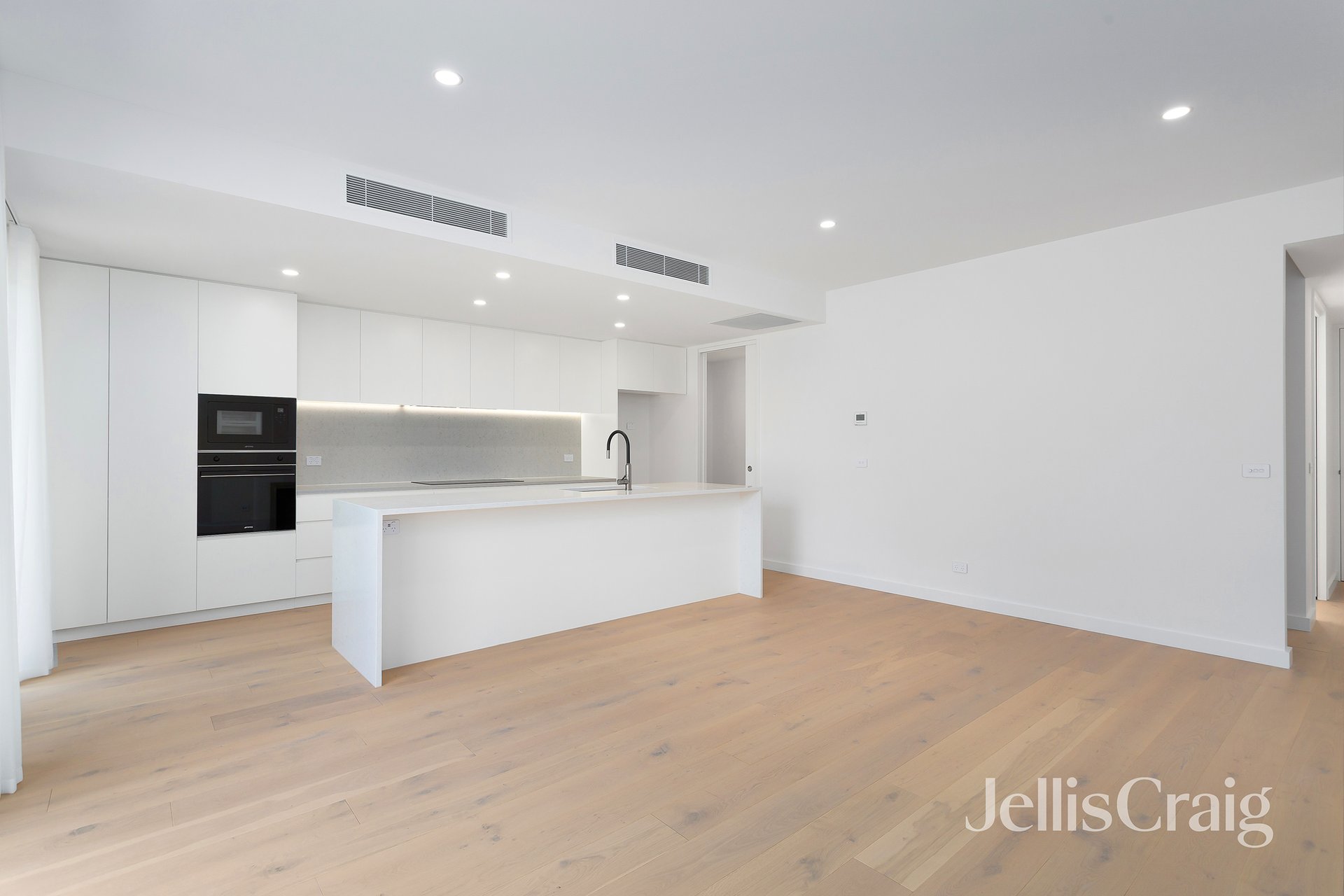 11/17 Cedric Street, Ivanhoe East image 4