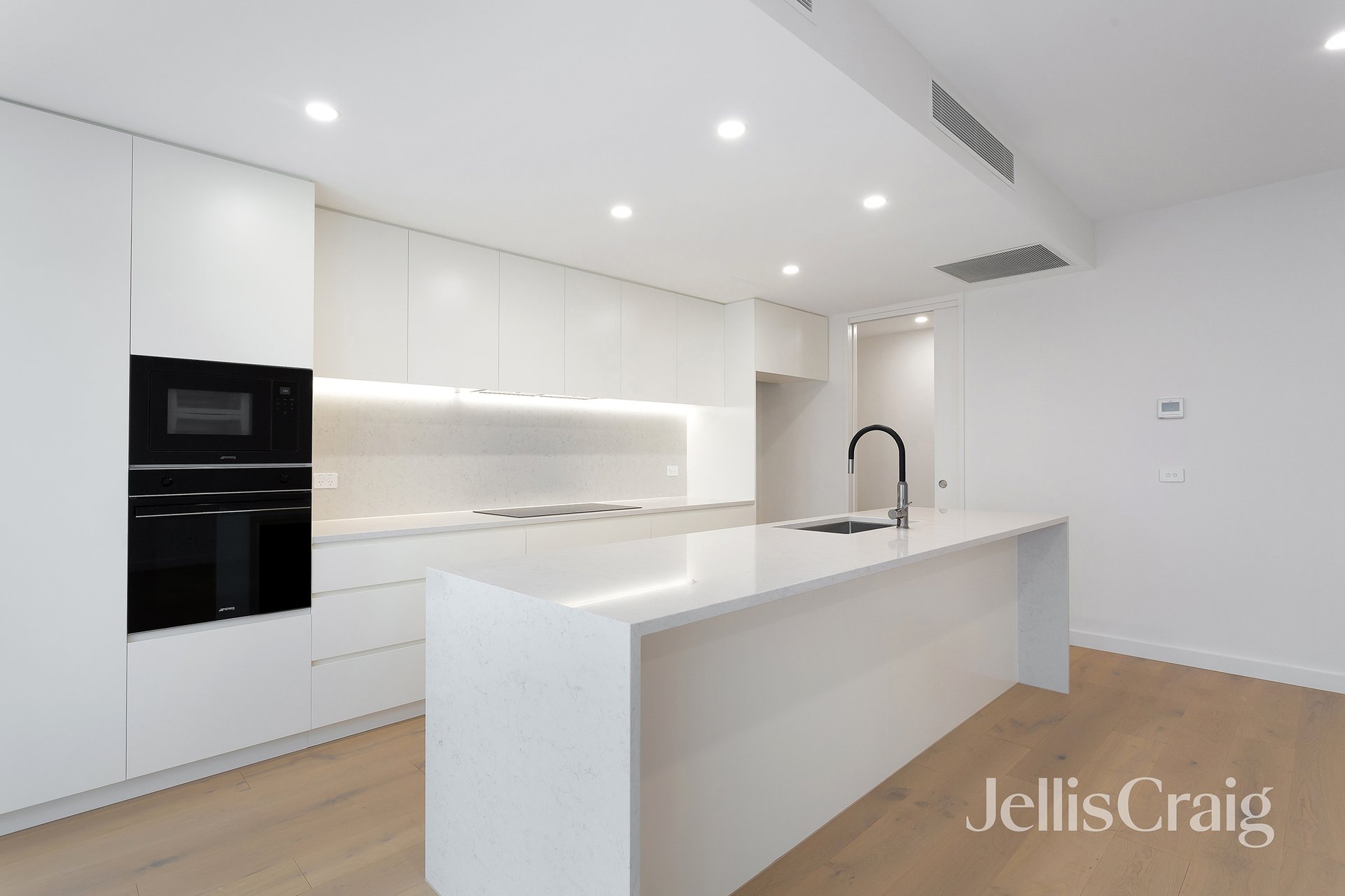 11/17 Cedric Street, Ivanhoe East image 5