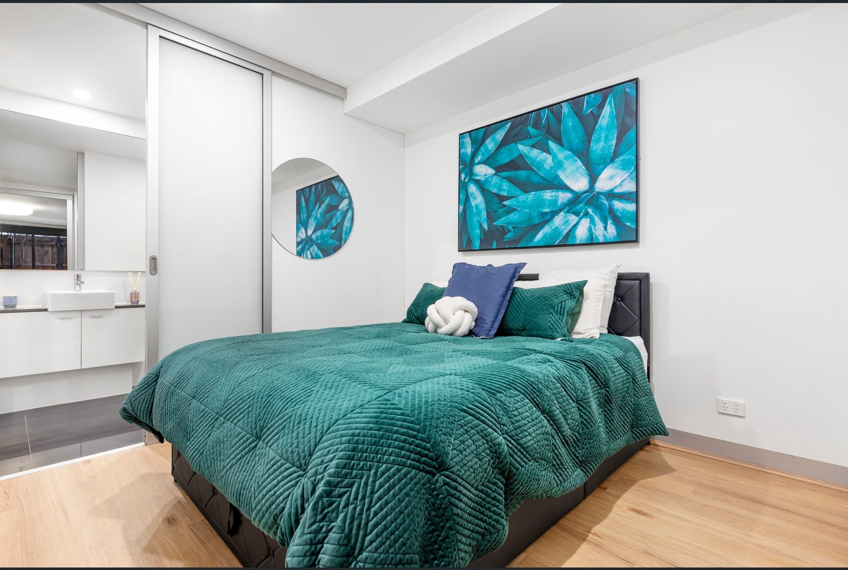 11/17 Robe Street, St&nbsp;Kilda image 4