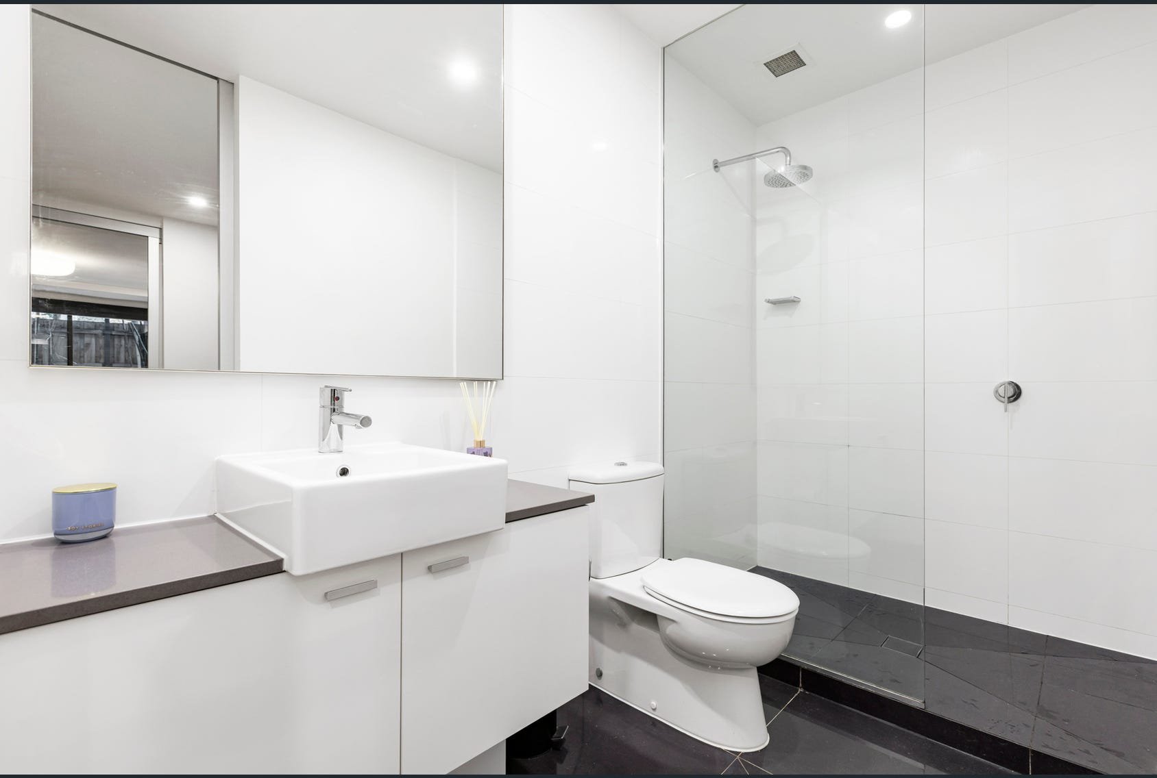 11/17 Robe Street, St&nbsp;Kilda image 5