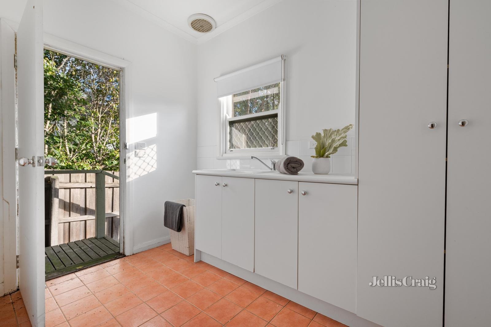1/117 Station Street, Burwood image 8