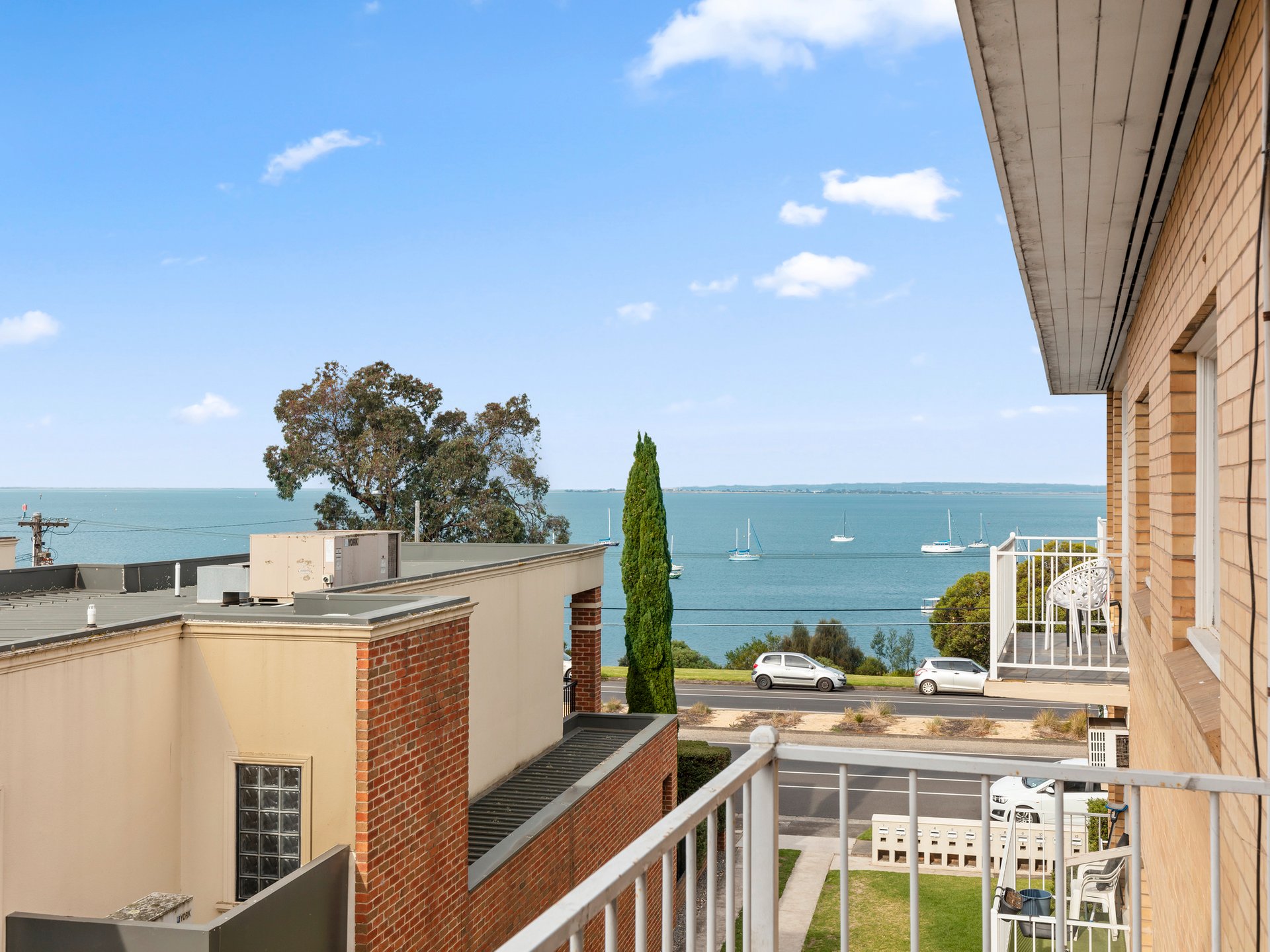 11/17A The Esplanade, Geelong image 2