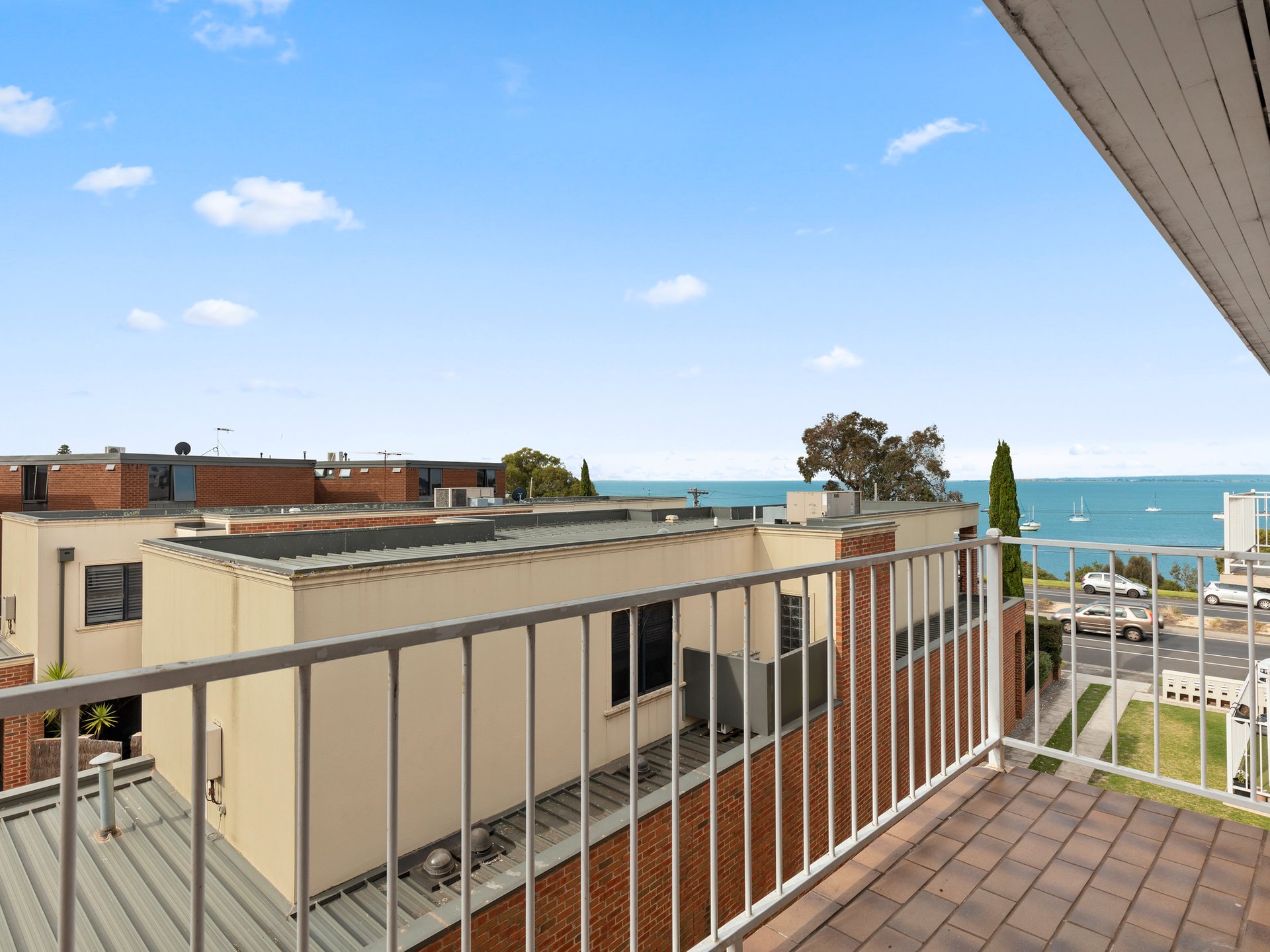 11/17A The Esplanade, Geelong image 9