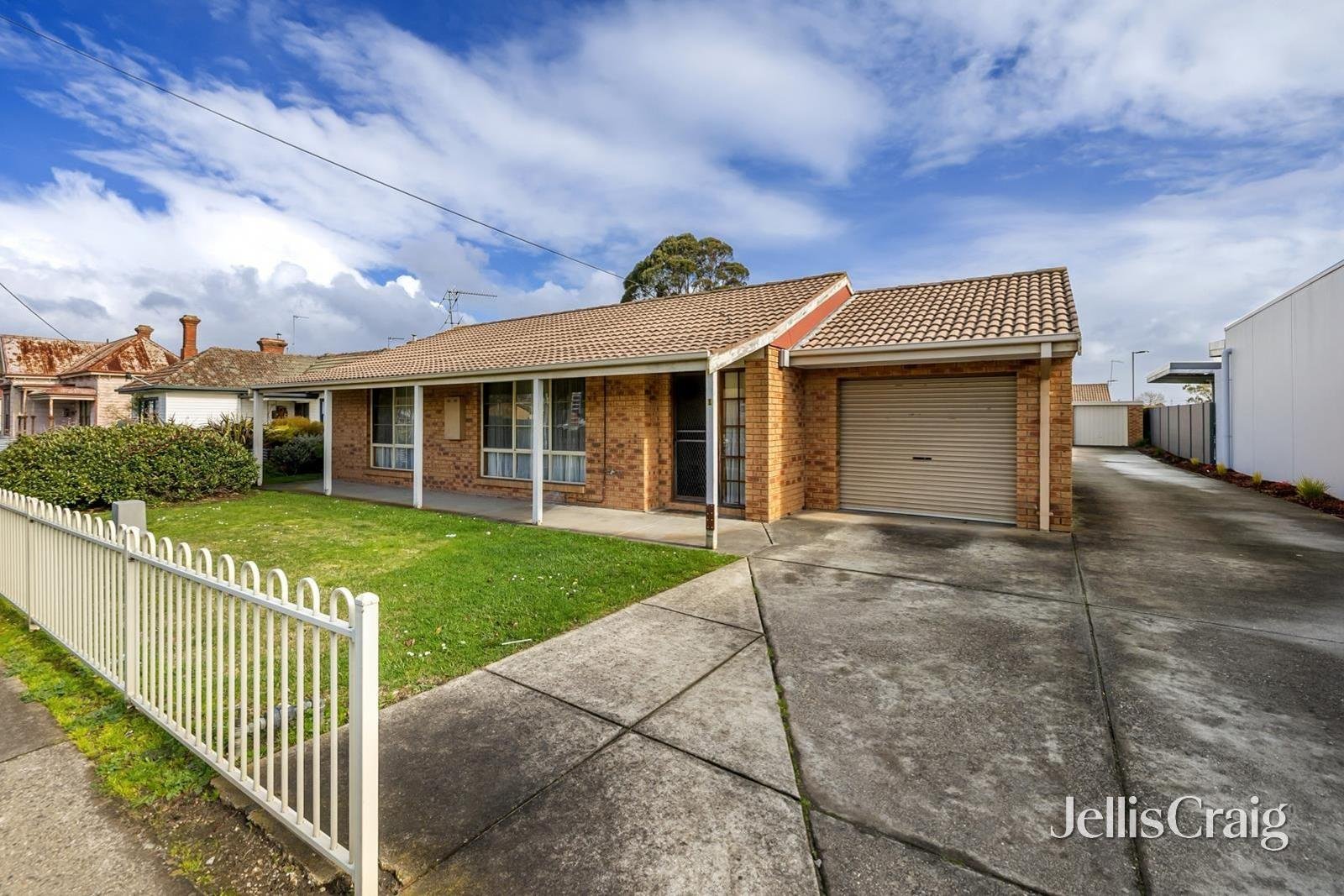 1/118 Albert Street, Sebastopol image 1