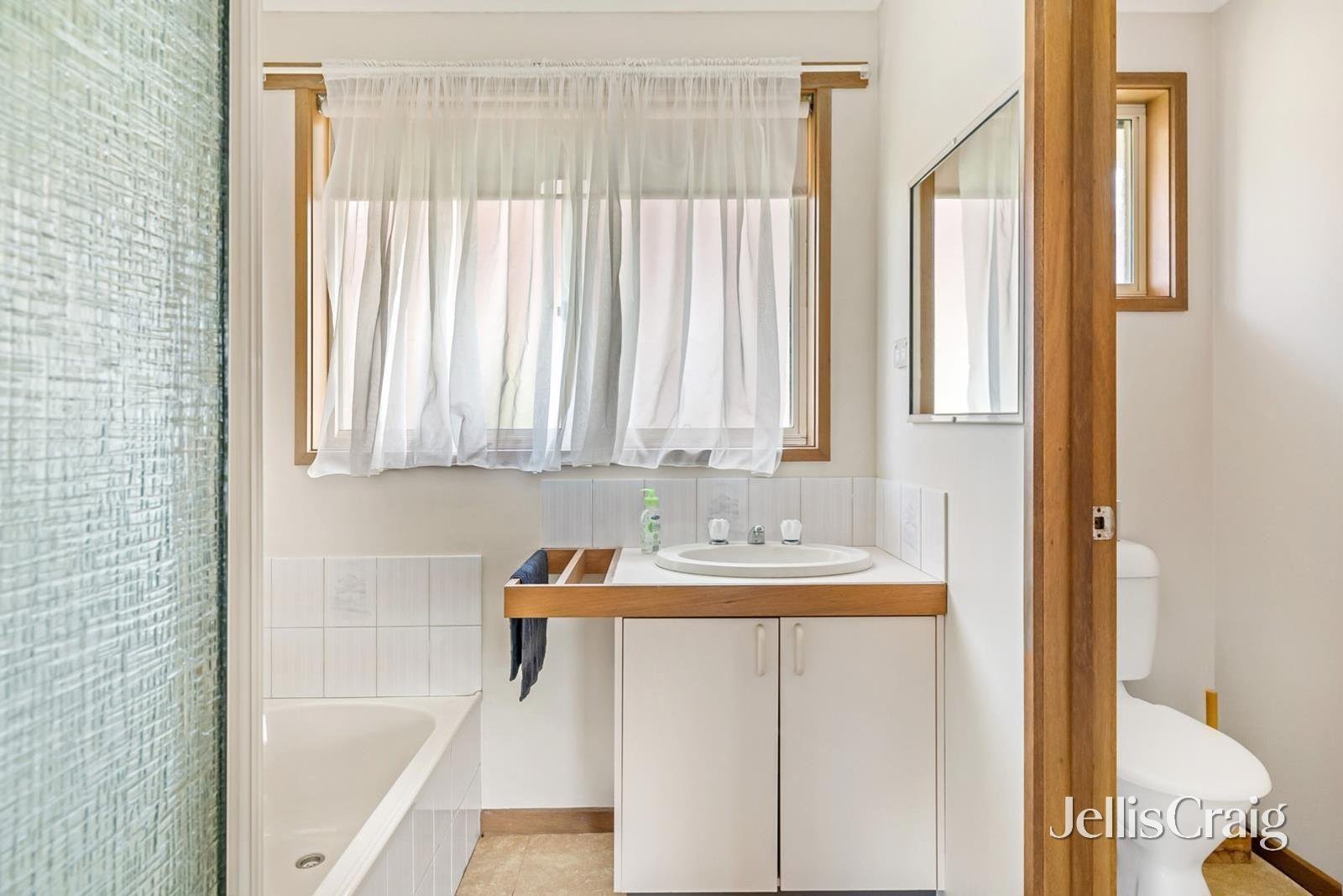 1/118 Albert Street, Sebastopol image 8