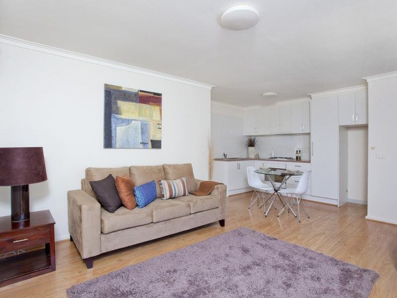 11/18 Fletcher Street, Essendon image 2