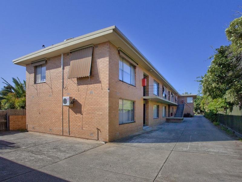 11/18 Fletcher Street, Essendon image 8