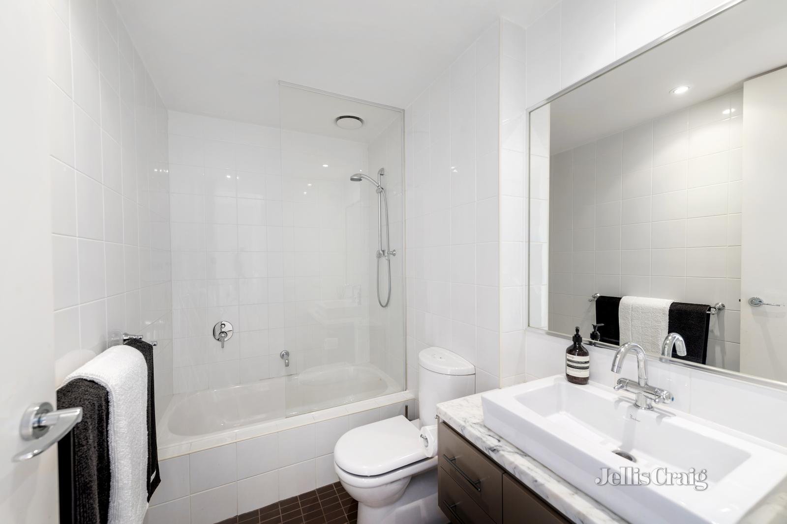 11/185 Auburn Road, Hawthorn image 6