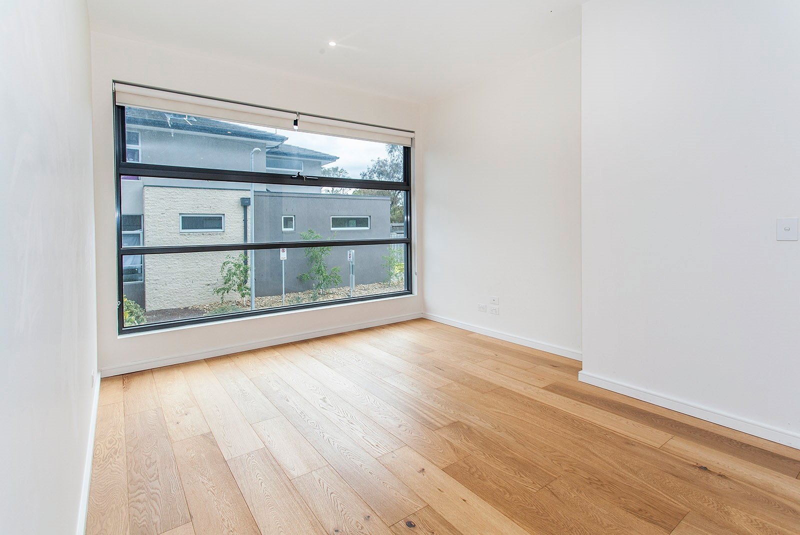 11/187 Reynolds Road, Doncaster East image 4