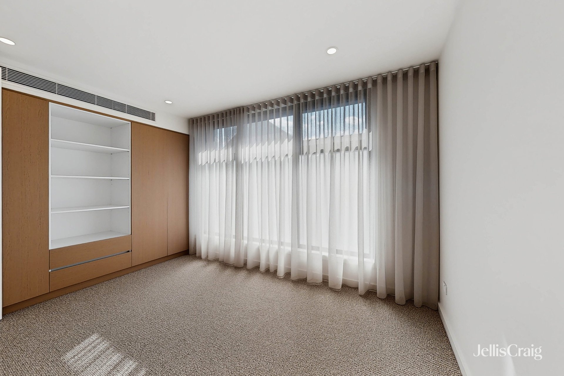 11/19 Whitehorse Road, Blackburn image 10