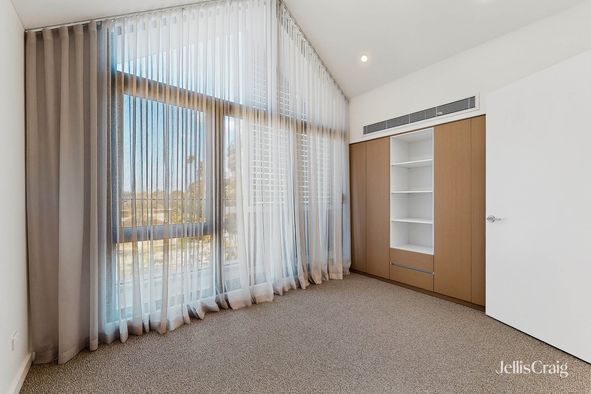 11/19 Whitehorse Road, Blackburn image 13