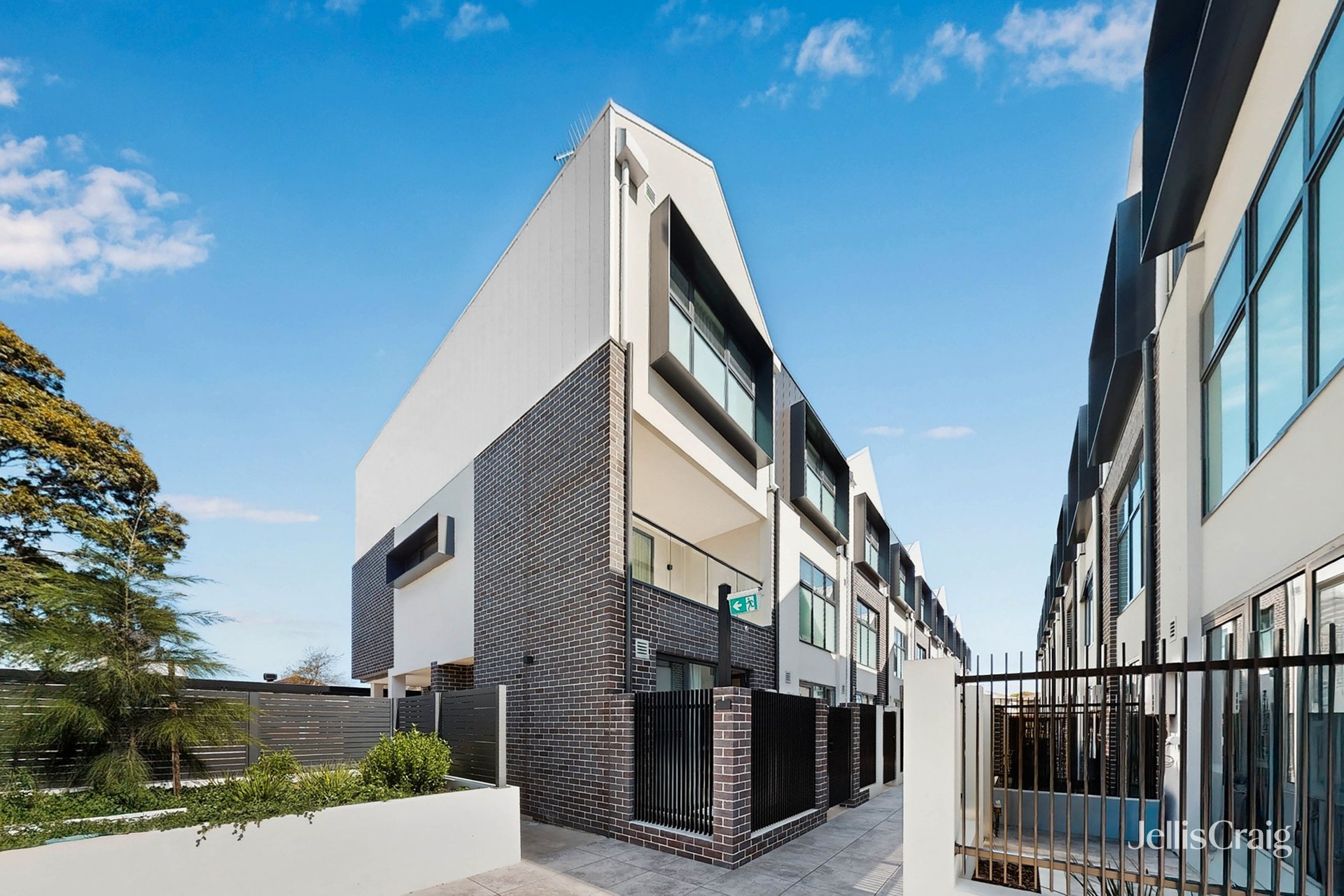 11/19 Whitehorse Road, Blackburn image 15
