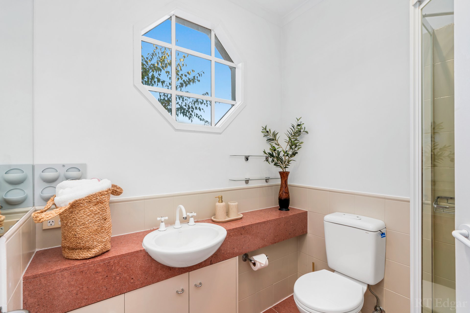 Property Gallery Thumbnail 12