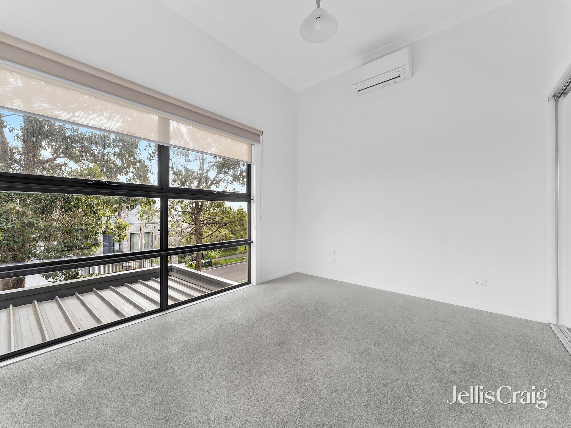 1/12 Adrienne Crescent, Mount&nbsp;Waverley image 6