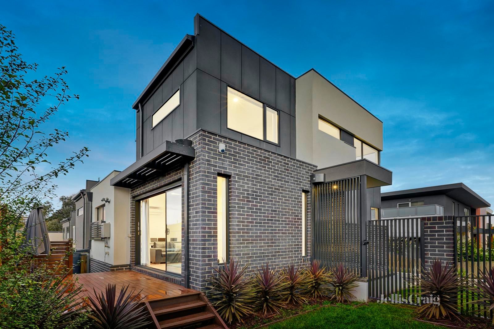 1/12 Bullen Street, Doncaster East image 2