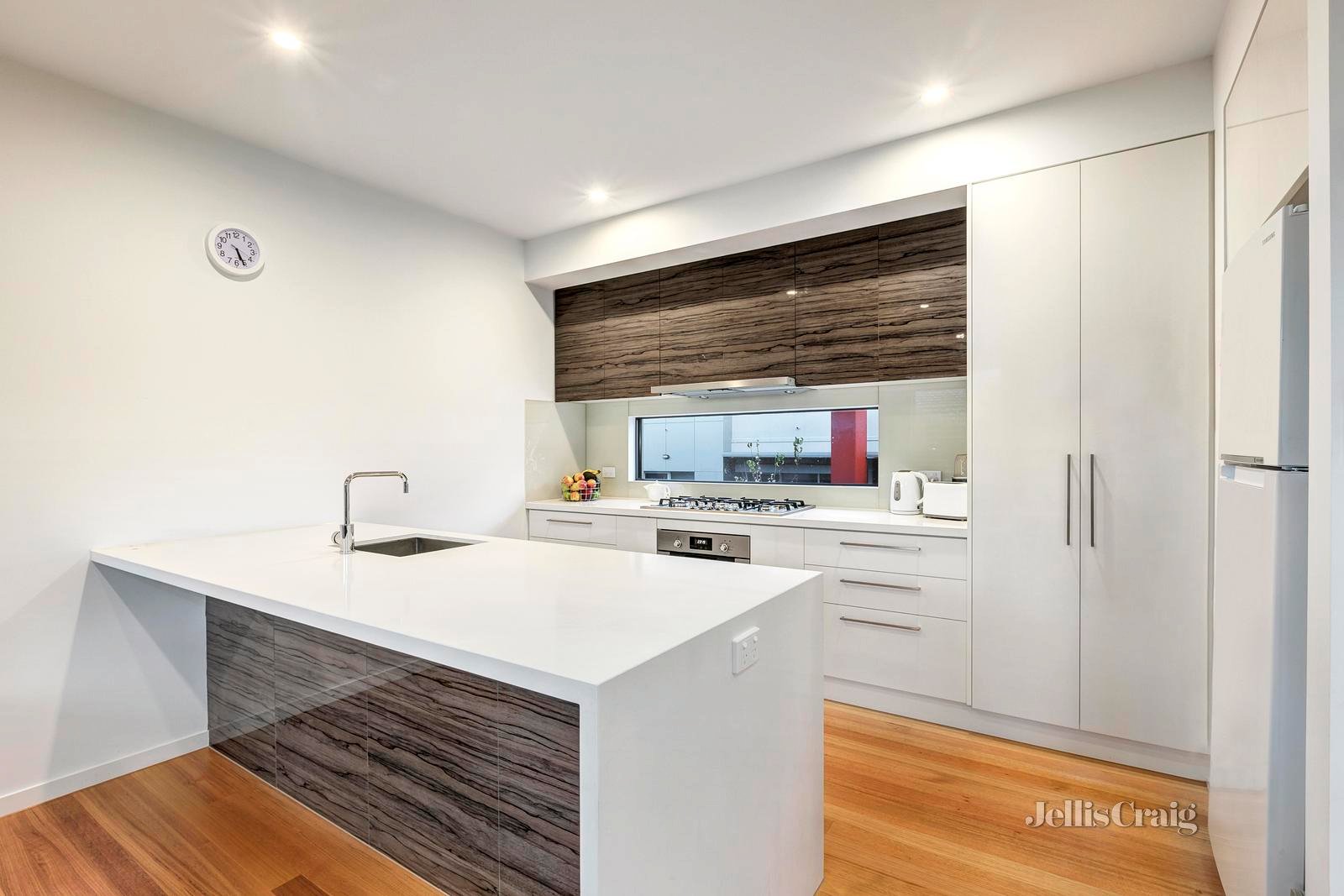 1/12 Bullen Street, Doncaster East image 3