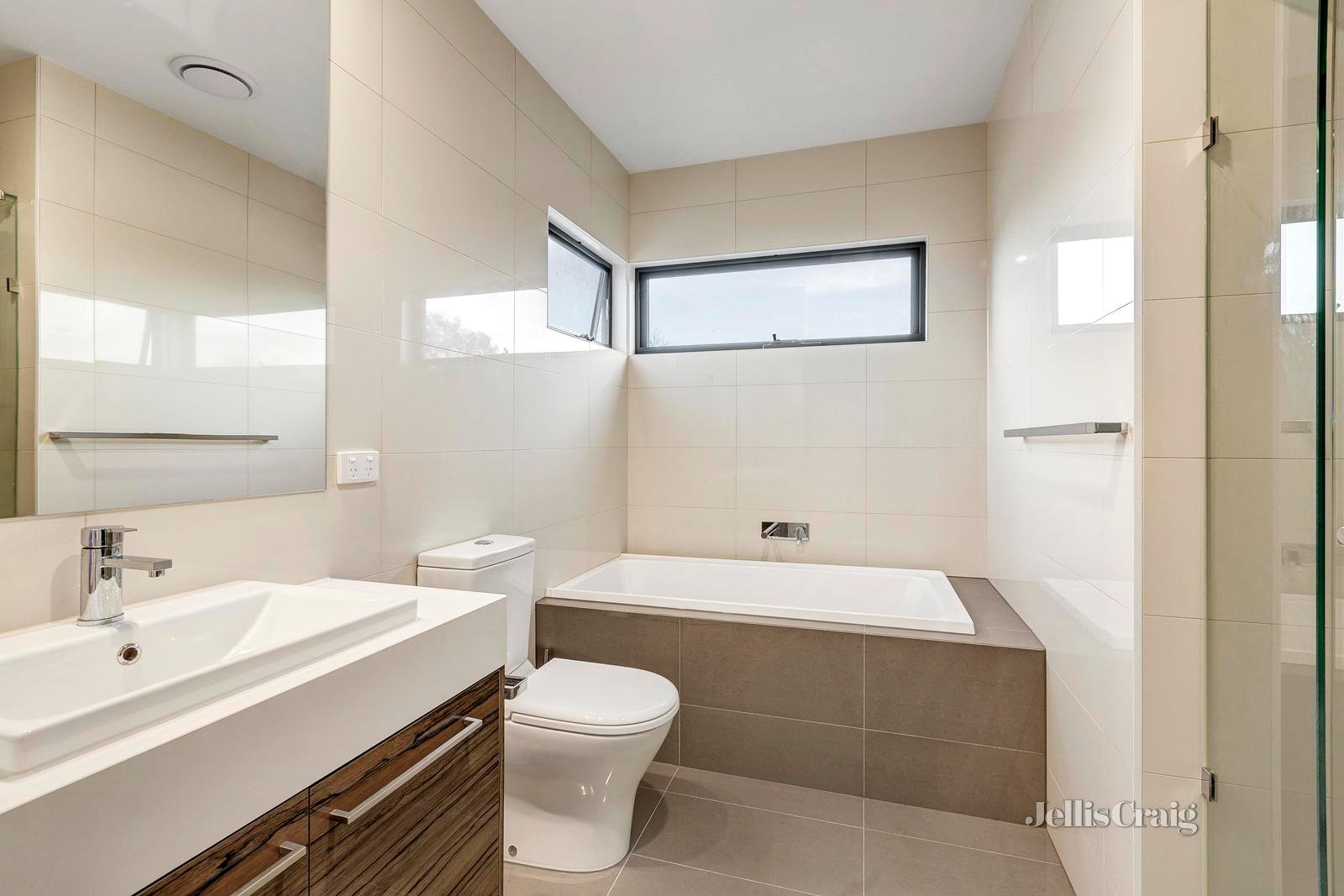 1/12 Bullen Street, Doncaster East image 8