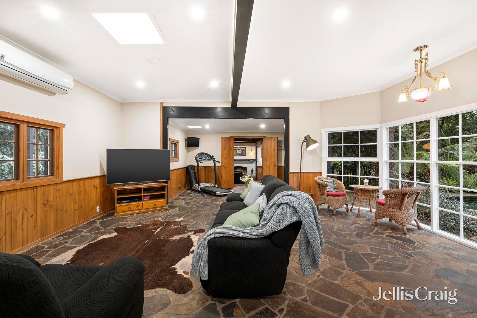 112 Cardigan Road, Mooroolbark image 3