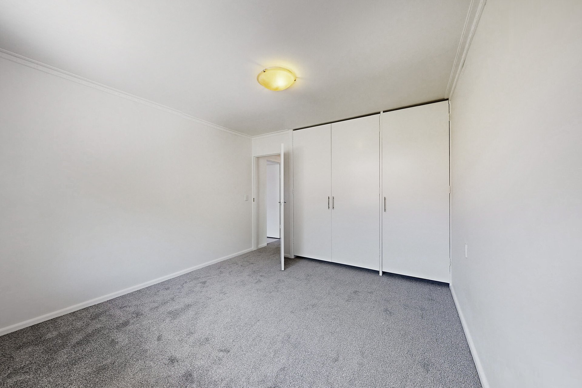 1 / 12 Charnwood Road ST KILDA