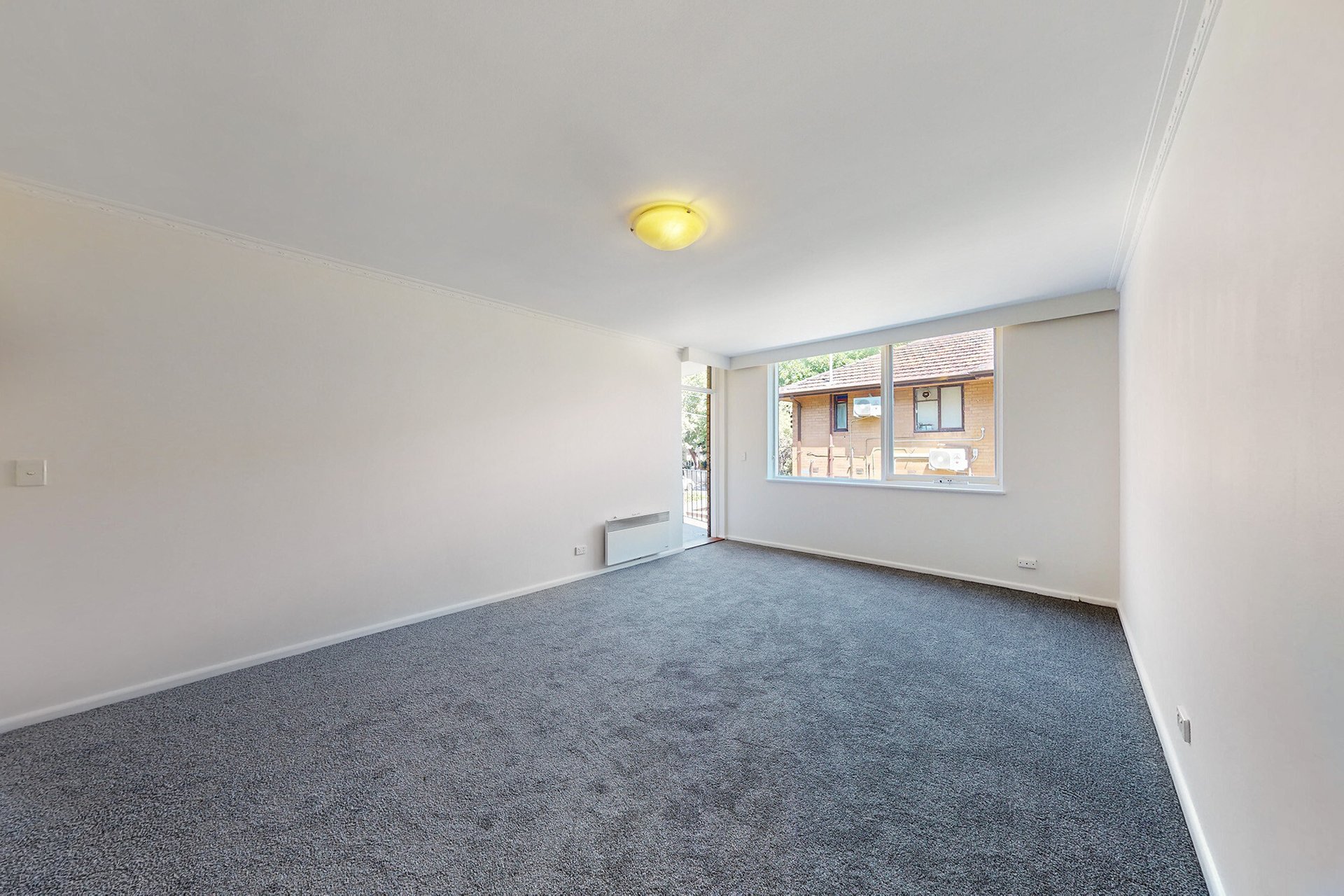 1 / 12 Charnwood Road ST KILDA