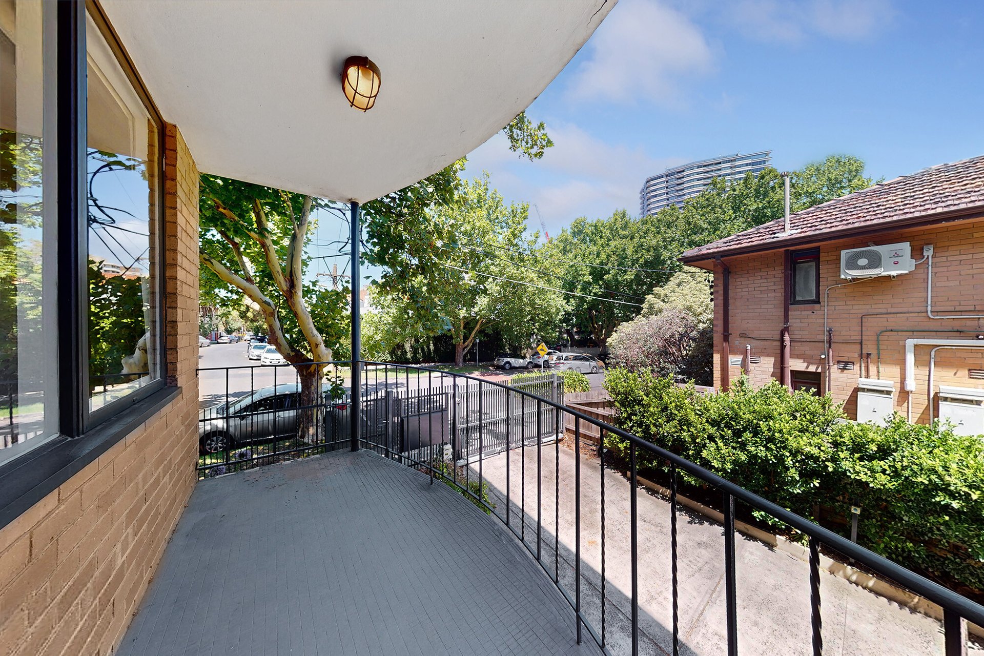 1 / 12 Charnwood Road ST KILDA