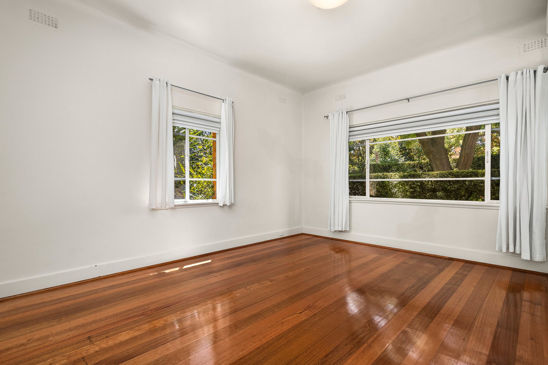 Property Gallery Thumbnail 5