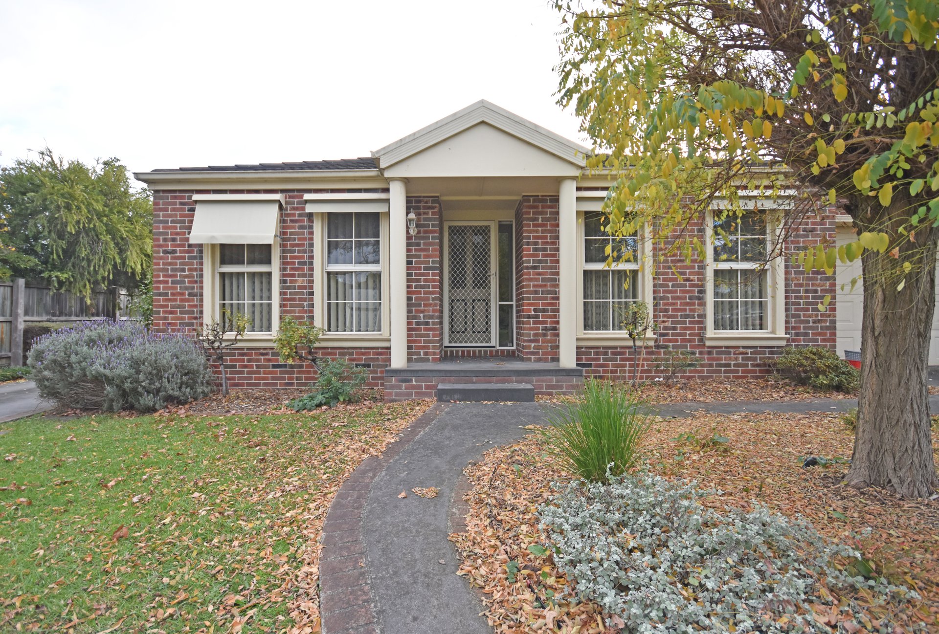 1/12 Civic Square, Croydon image 1