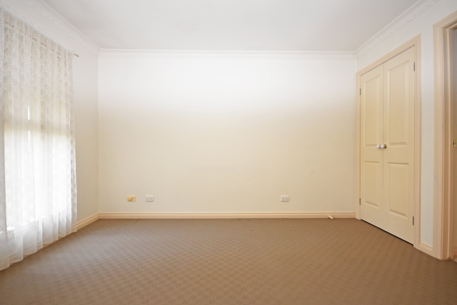 1/12 Civic Square, Croydon image 4