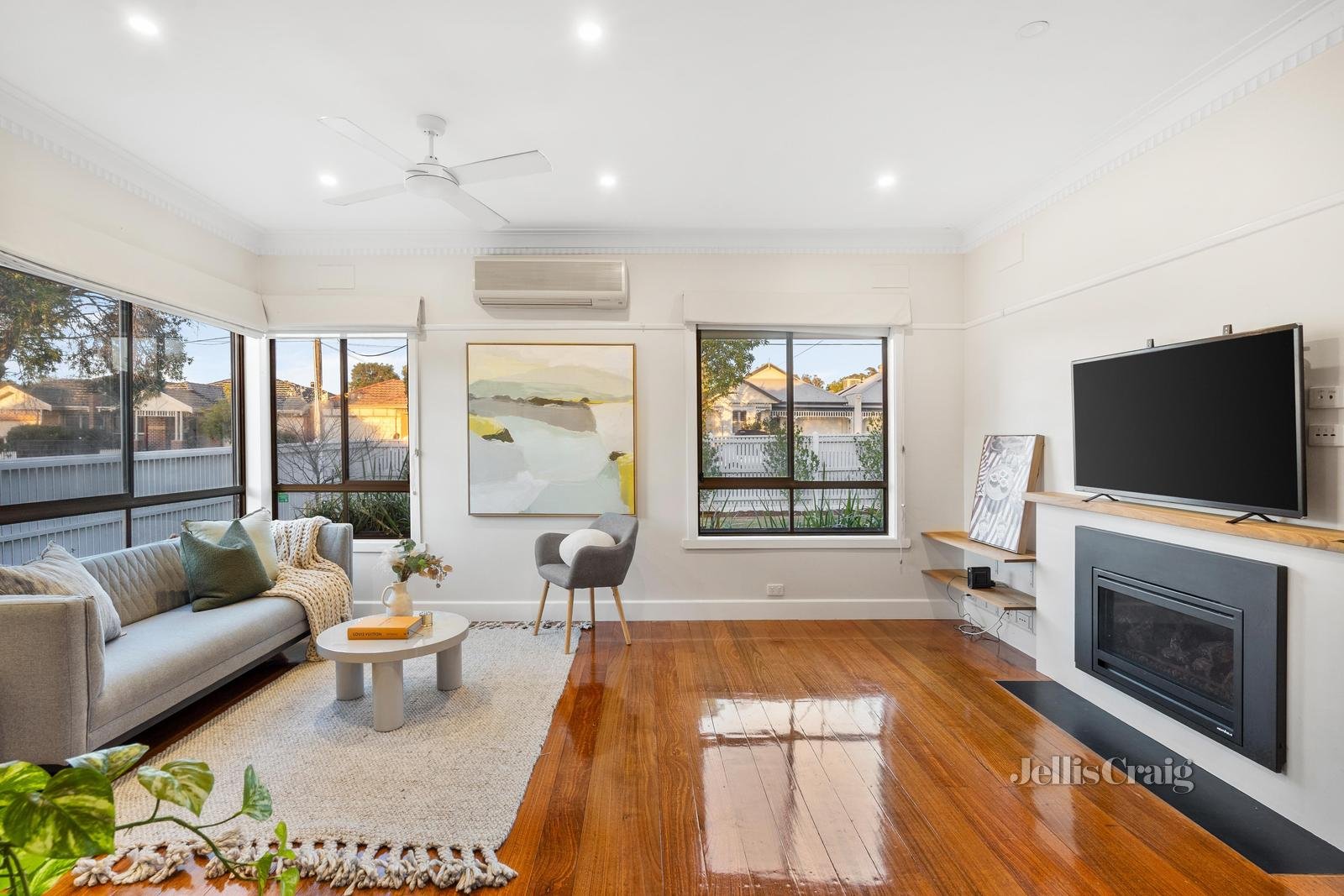 1/12 Donald Street, Blackburn South image 2