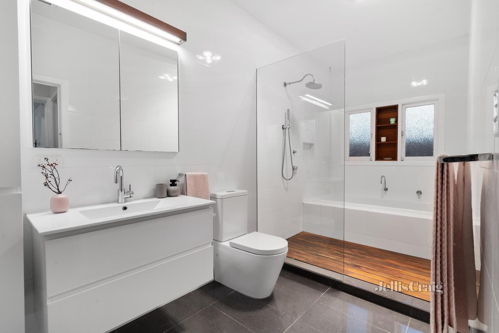 1/12 Donald Street, Blackburn South image 7