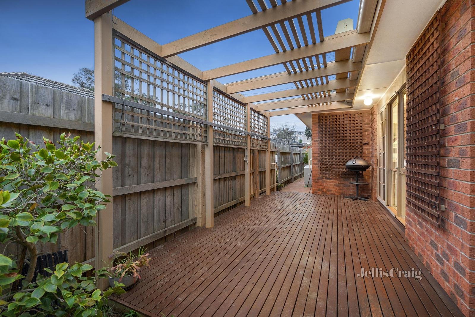 1/12 Gardenia Street, Blackburn image 11