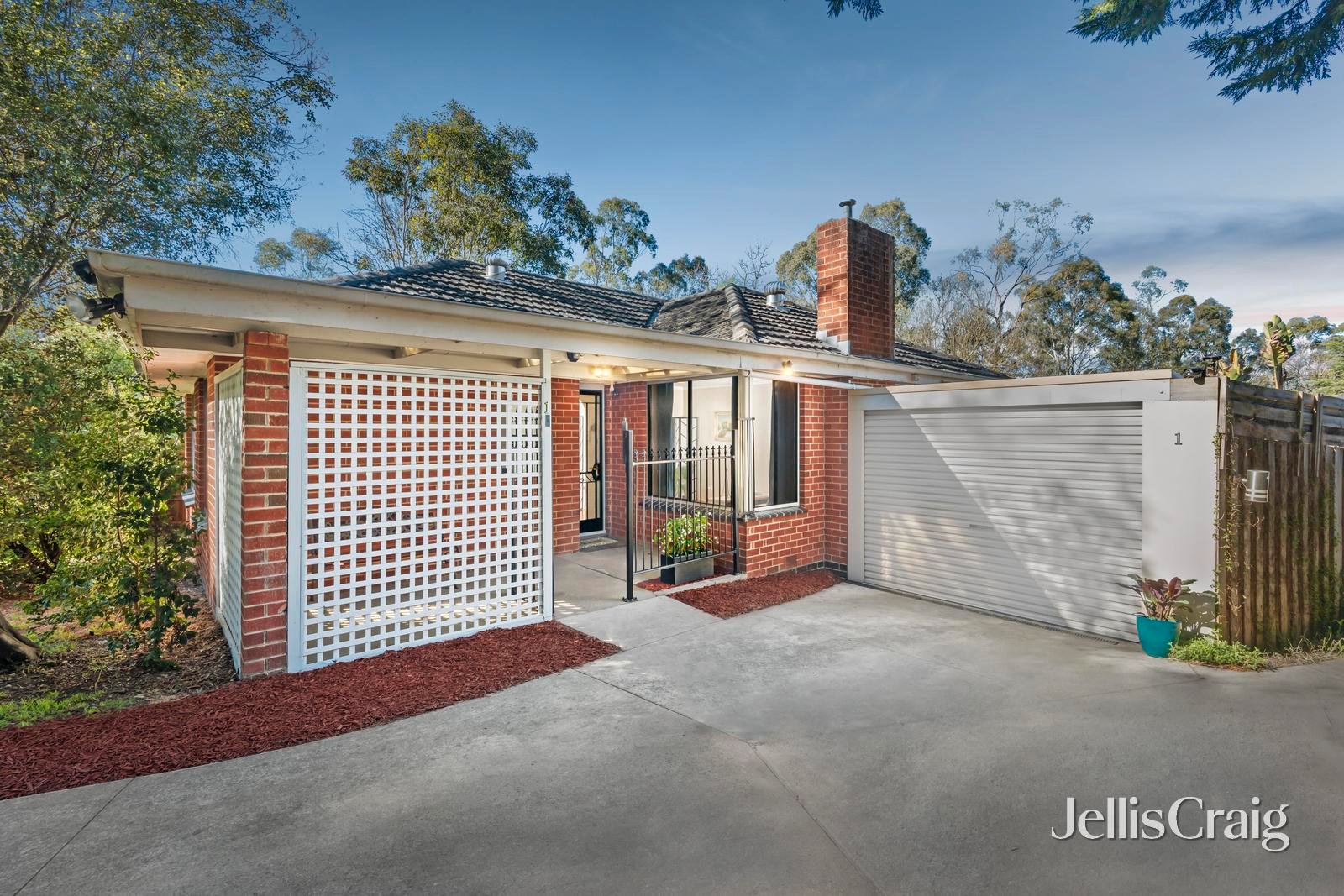 1/12 Gary Court, Croydon image 1