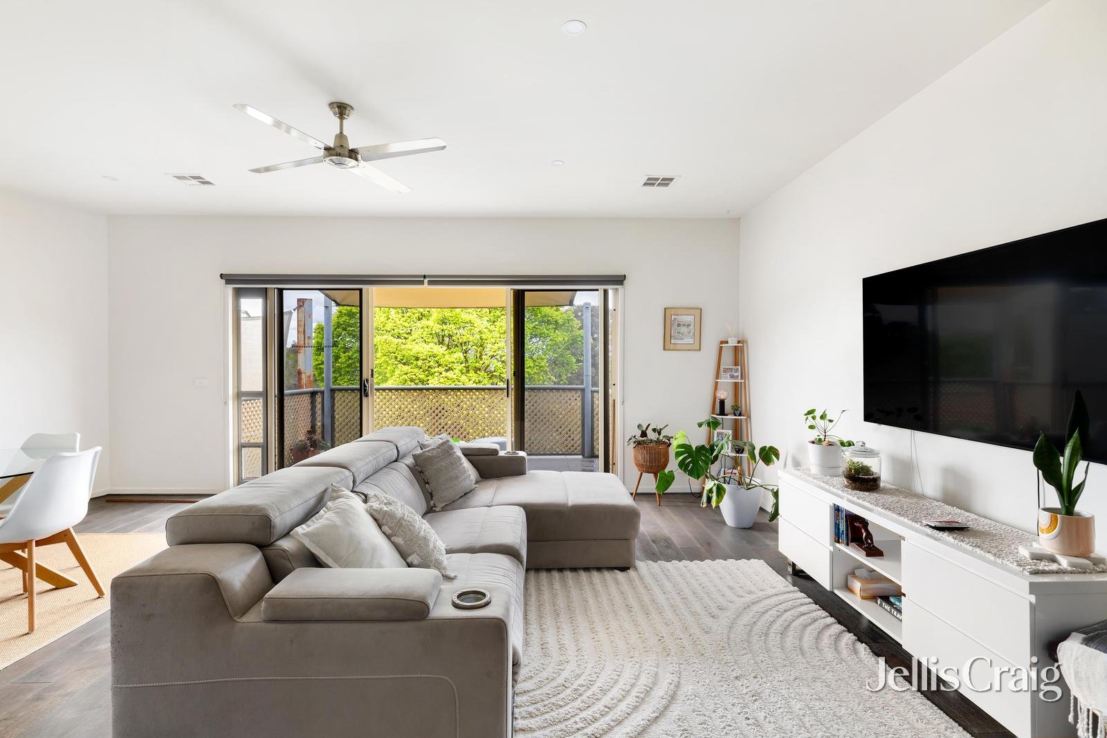 11/2 Grand Boulevard, Montmorency image 2