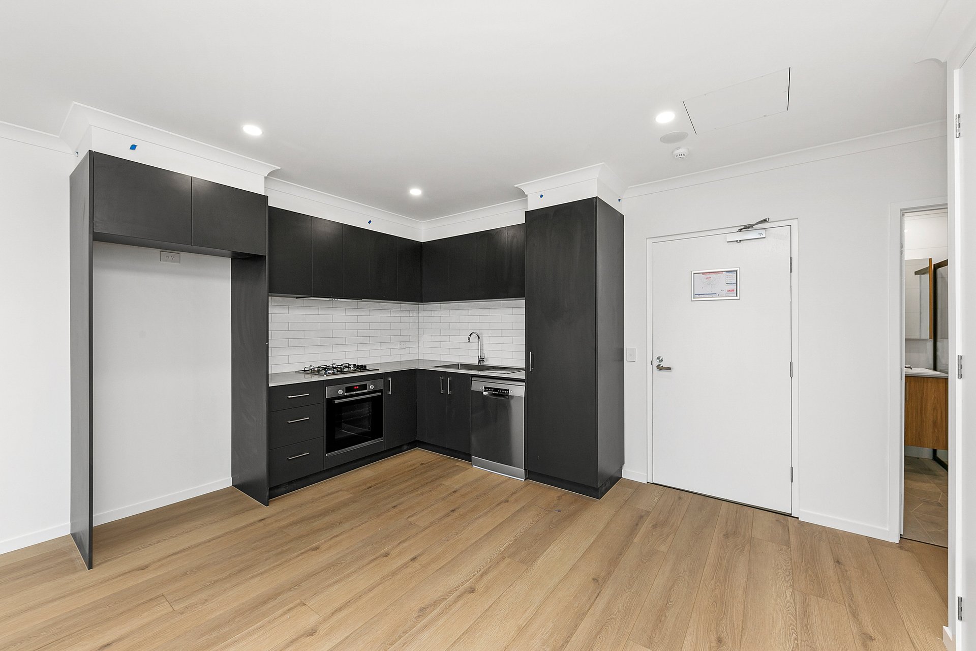 11/2 Howard Court, Clayton image 2