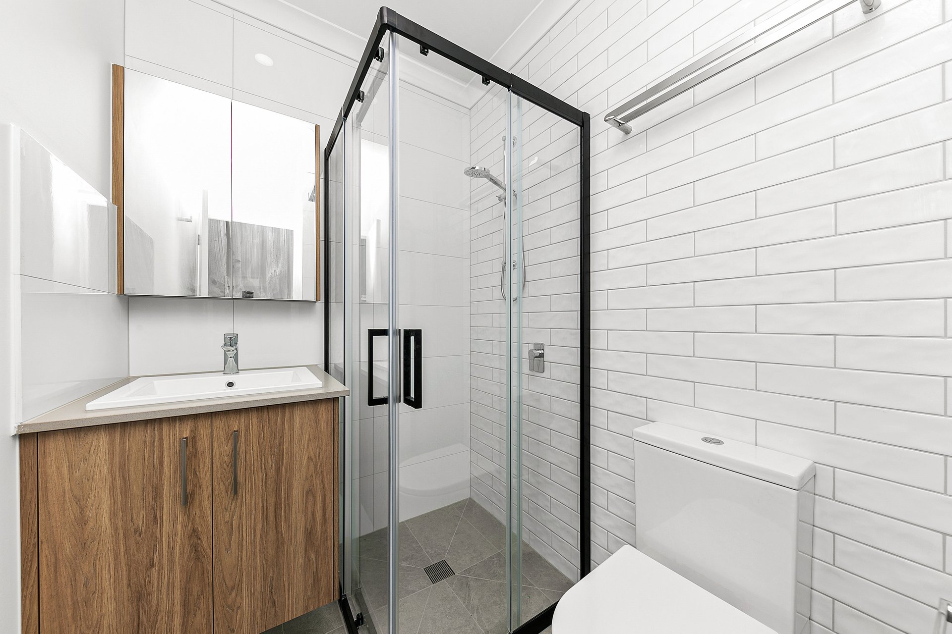 11/2 Howard Court, Clayton image 3