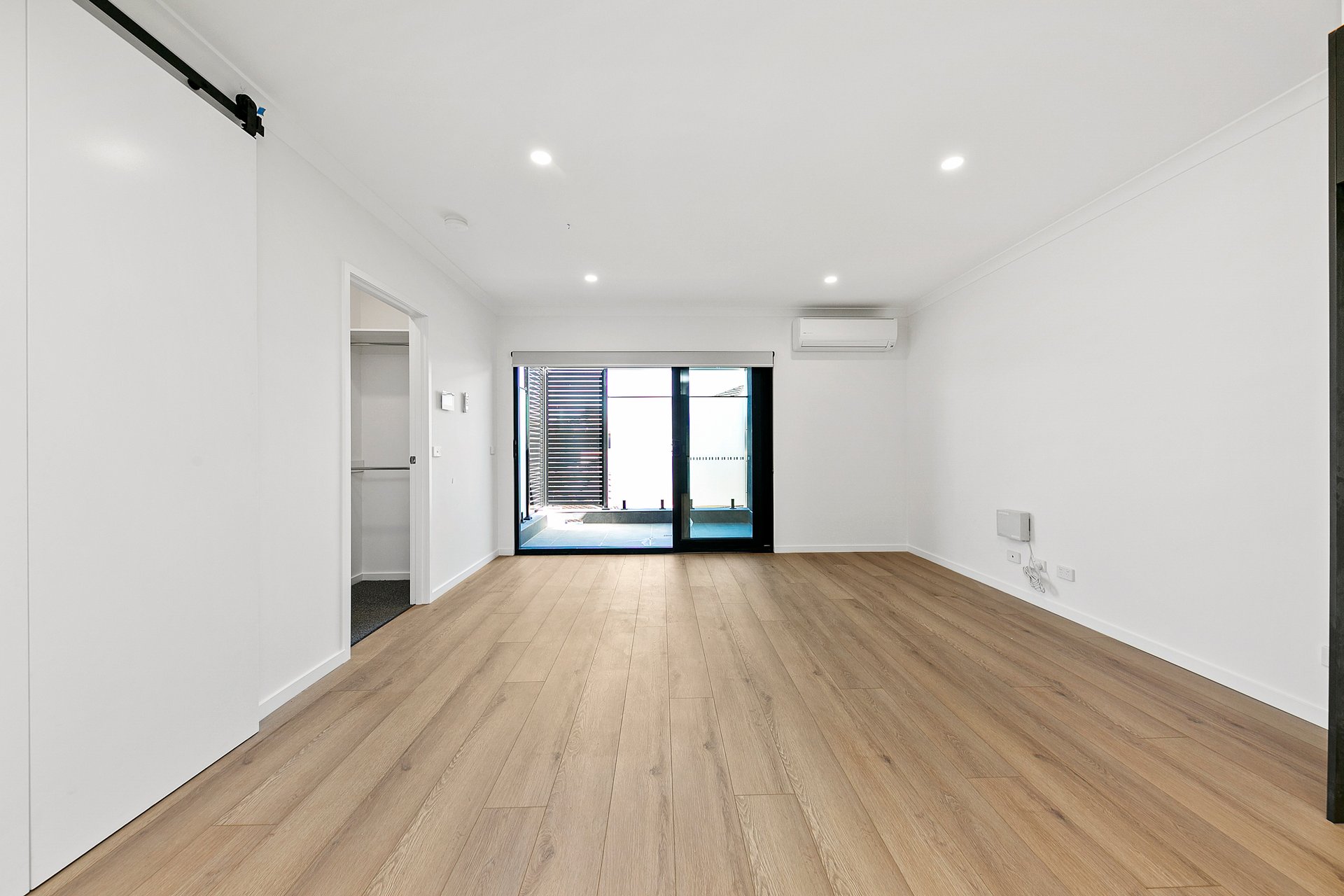 11/2 Howard Court, Clayton image 6