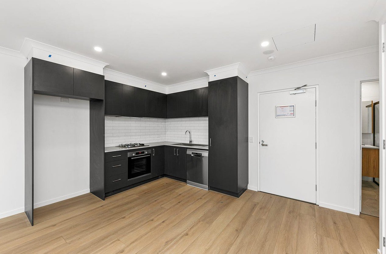 11/2 Howard Court, Clayton image 2