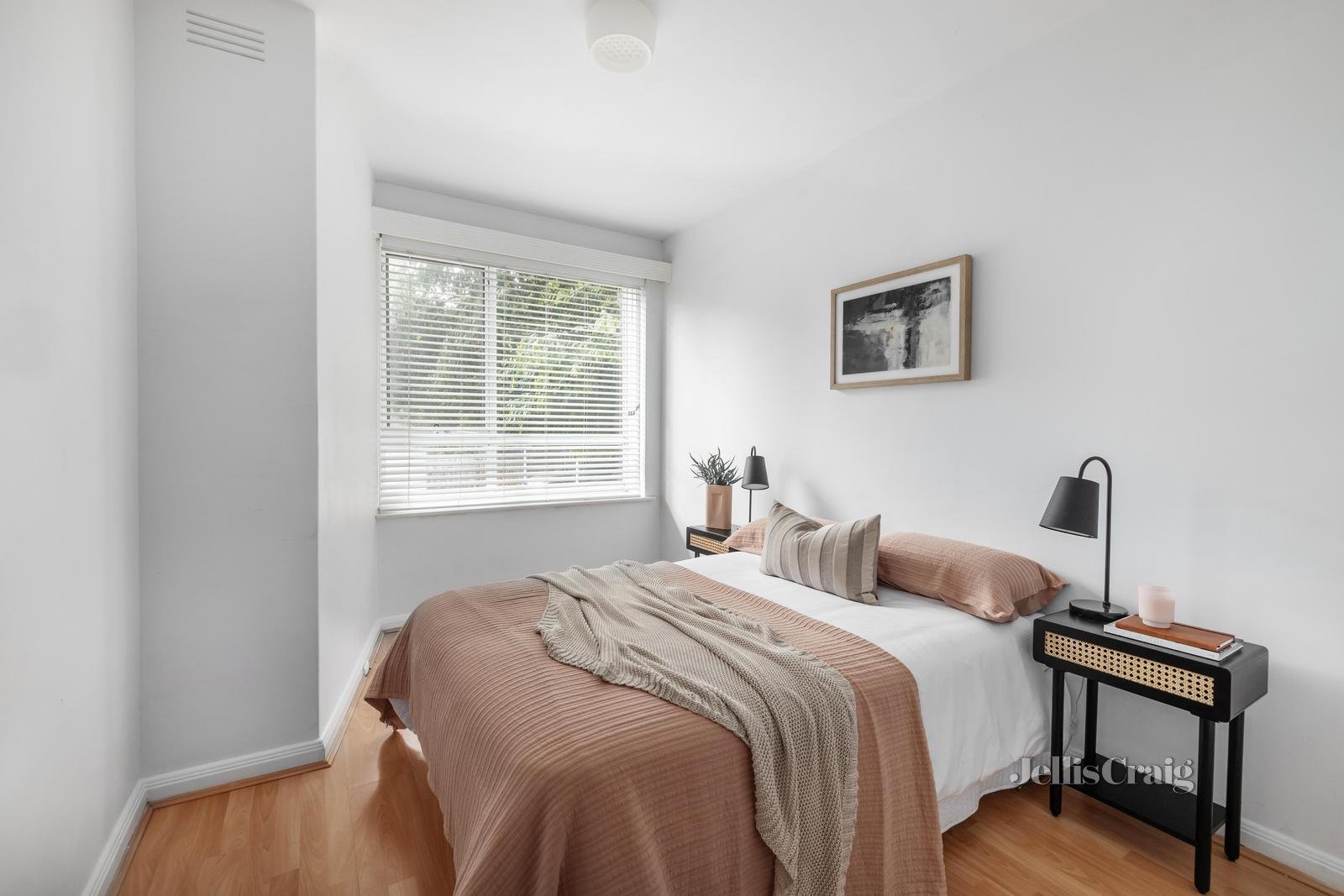 1/12 Irving Street, Malvern image 2