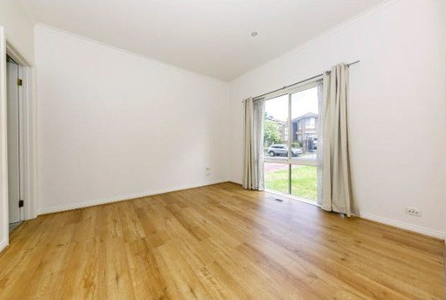 1/12 Jacana Court, Chadstone image 3