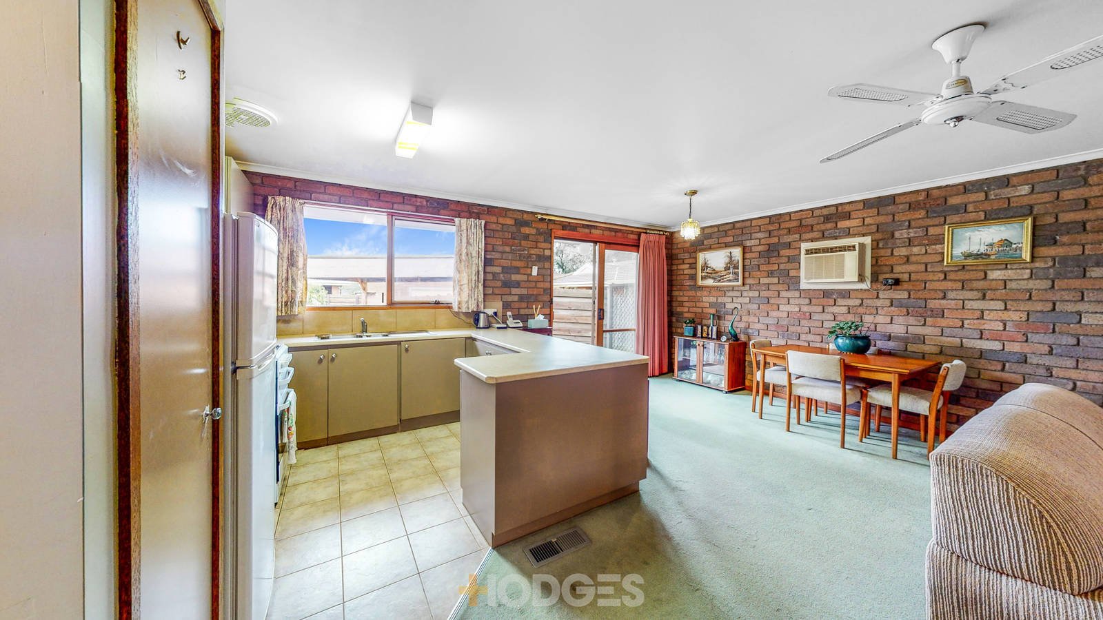 1 / 12 Janice Avenue Cheltenham
