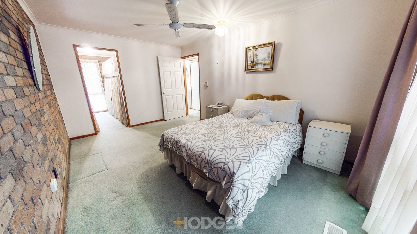 1 / 12 Janice Avenue Cheltenham