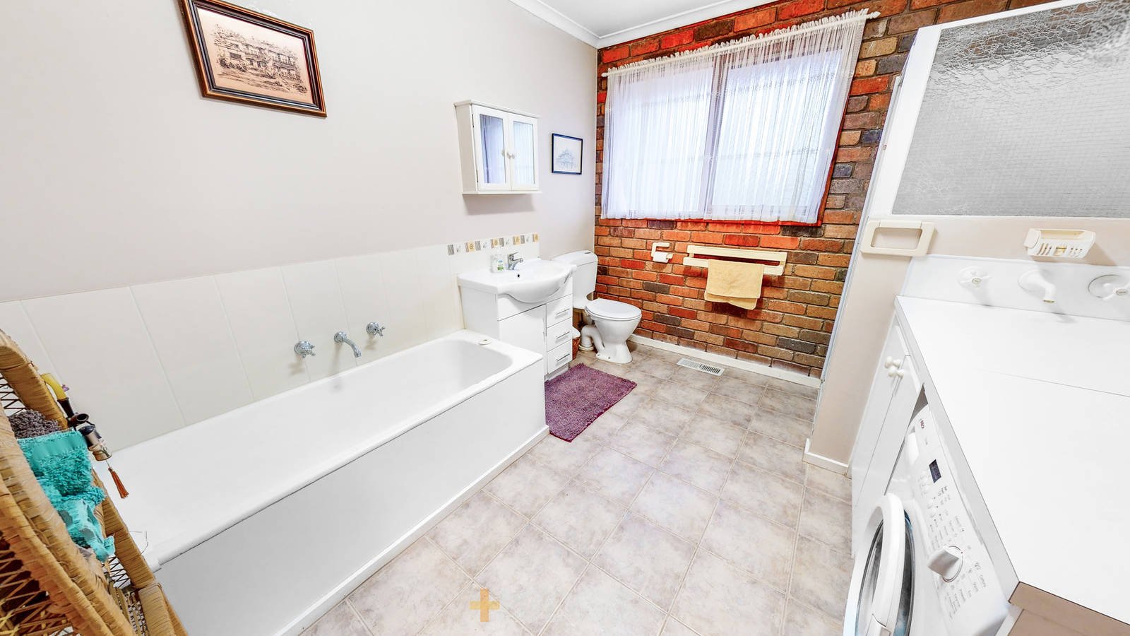 1 / 12 Janice Avenue Cheltenham