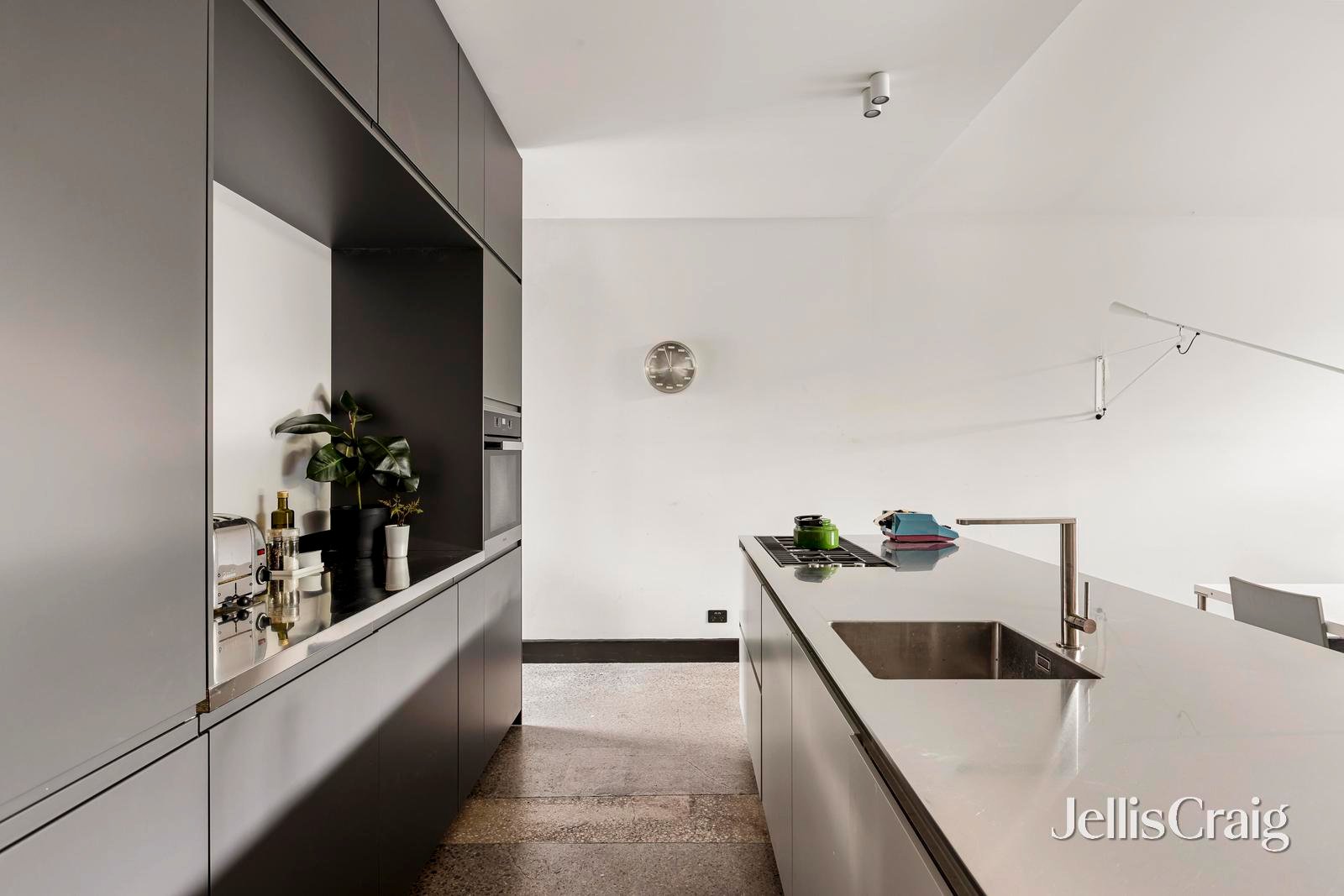 112 Keele Street, Collingwood image 4