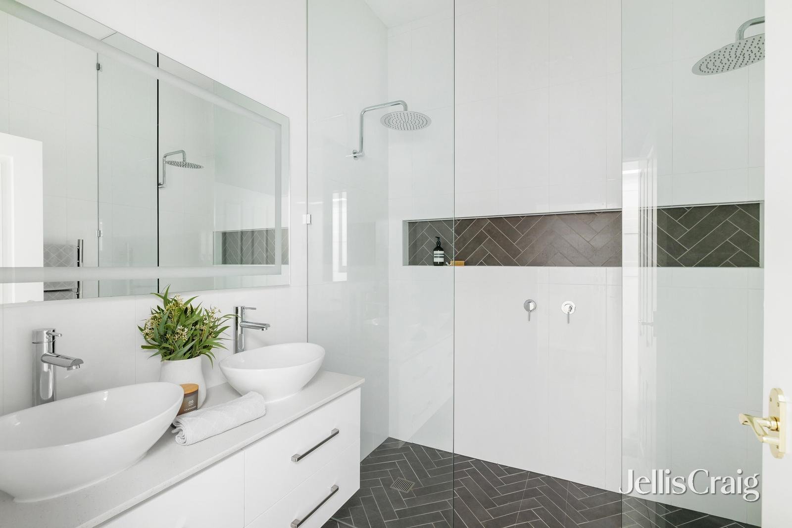 112 Kent Street, Richmond image 6